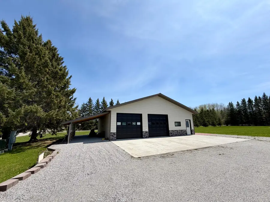 752 Hallberg Street Sw, Warroad, MN 56763 - #3