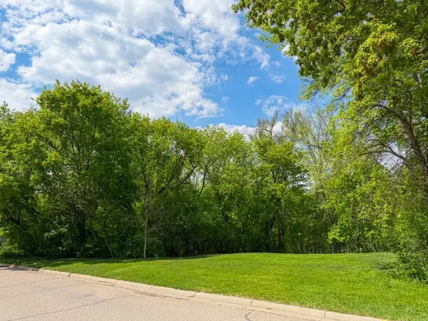 202 W Everett Avenue, Fergus Falls, MN 56537