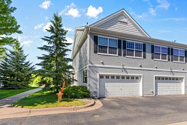 1617 Legacy Parkway E #1, Maplewood, MN 55109