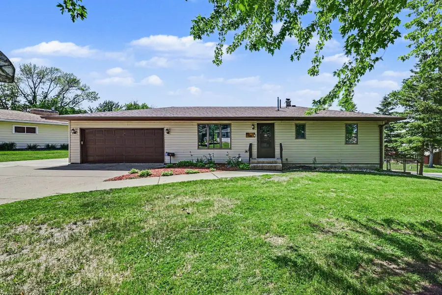 810 Hillcrest Drive, Montgomery, MN 56069 - #2