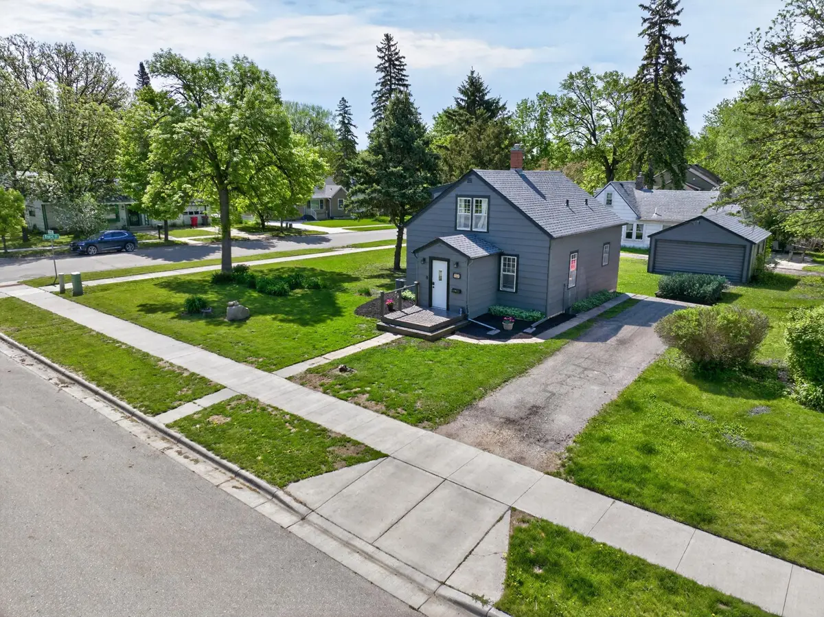 620 8th Avenue E, Alexandria, MN 56308 - #1