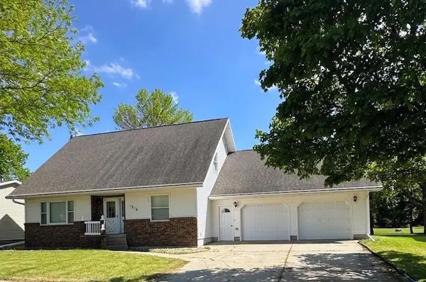1216 Parkside Drive, Marshall, MN 56258