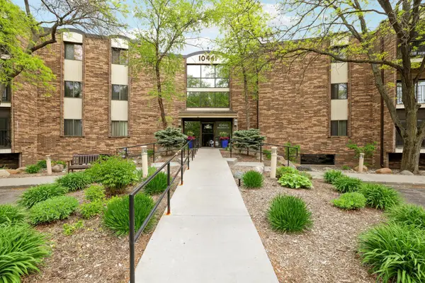 10441 Greenbrier Road #311, Minnetonka, MN 55305