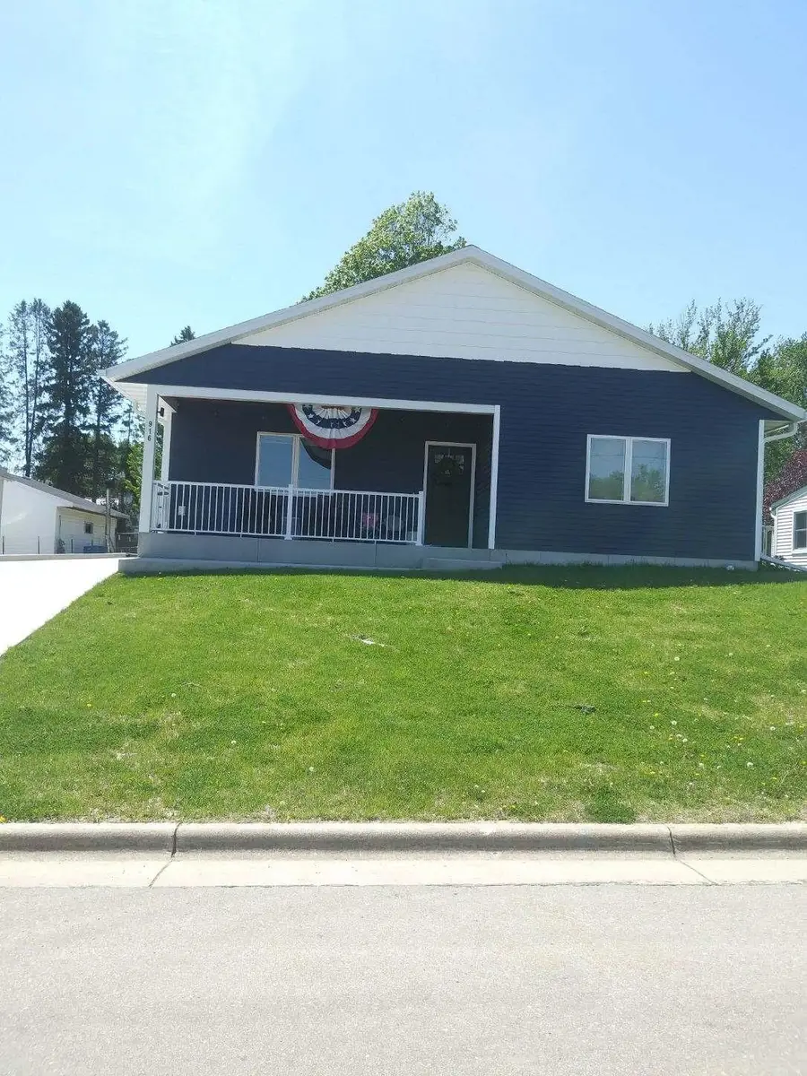 916 E Main Street, Caledonia, MN 55921 - #3