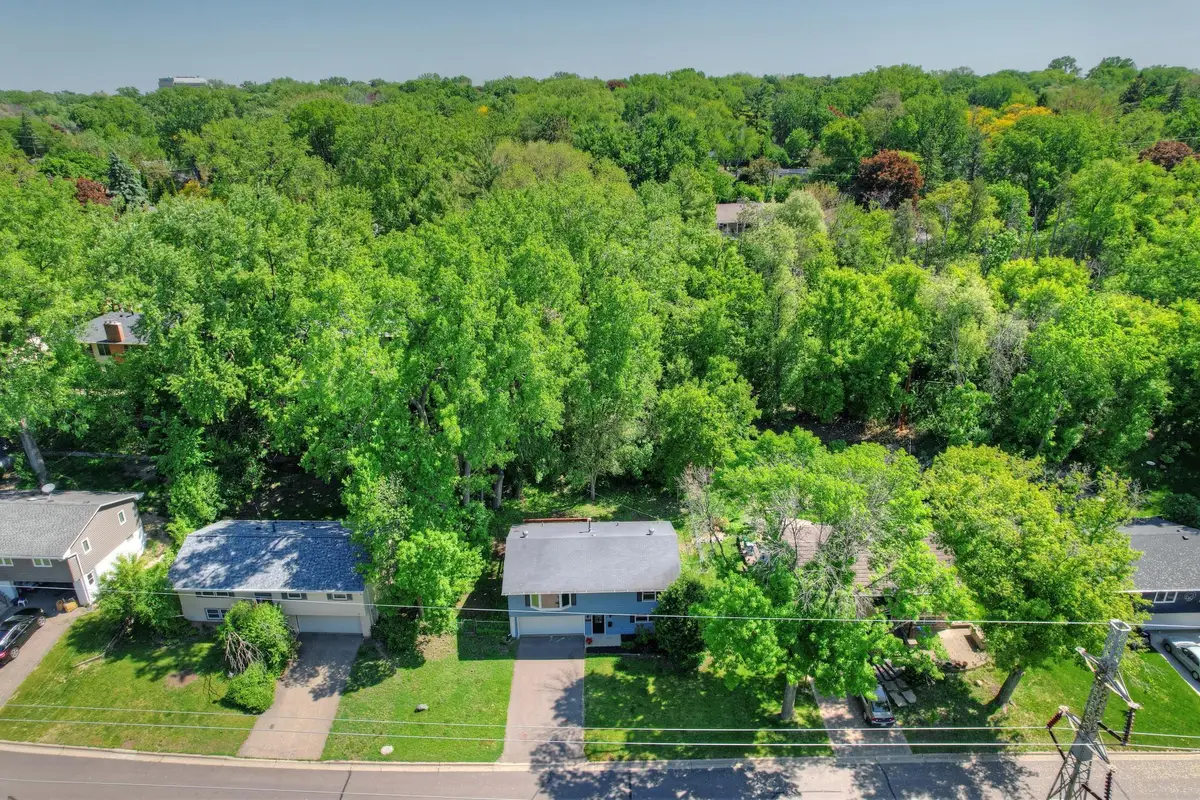 2460 Kewanee Way, Golden Valley, MN 55422 - #1