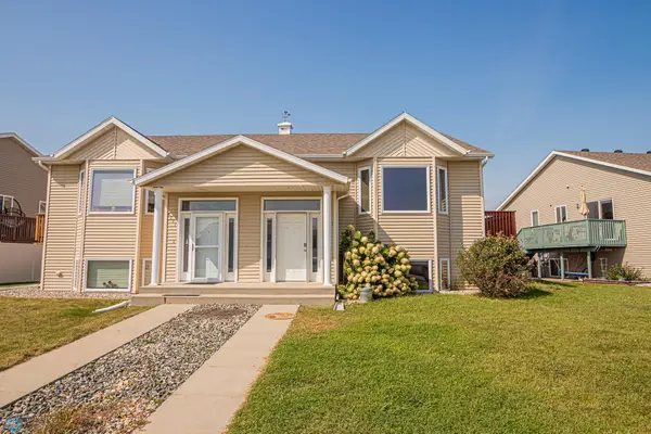 4775 Harvest Drive S, Fargo, ND 58104