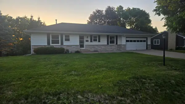 3015 Quail Avenue N, Golden Valley, MN 55422