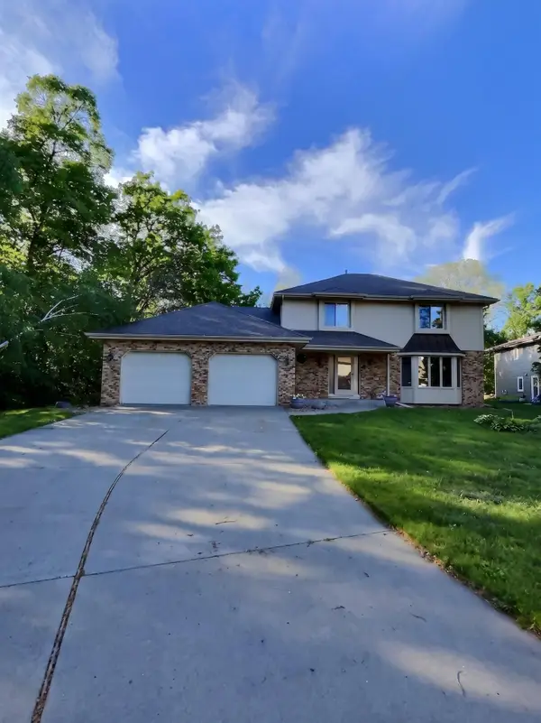 10130 31st Avenue N, Plymouth, MN 55441
