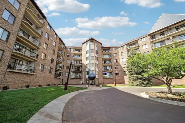 2601 Kenzie Terrace #318, Saint Anthony, MN 55418