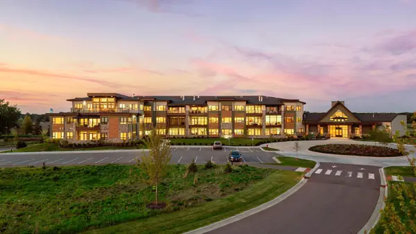 1 Hill Farm Road #101, Saint Paul, MN 55127