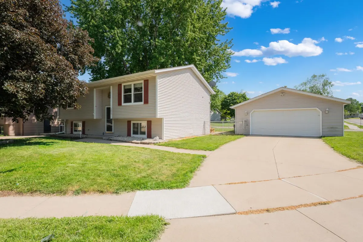 3640 8 1/2 Street Nw, Rochester, MN 55901 - #1