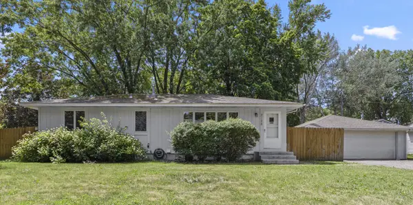 2124 Sapphire Lane, Eagan, MN 55122