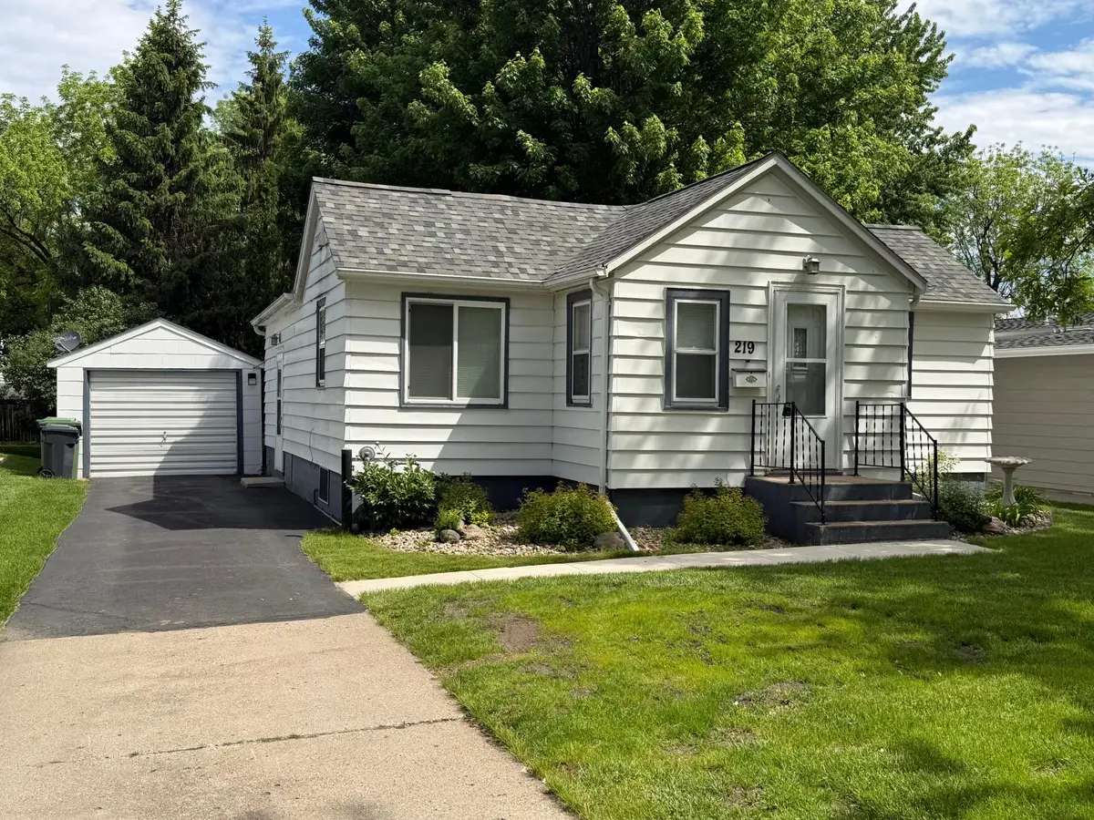 219 10th Avenue, Worthington, MN 56187 - #1