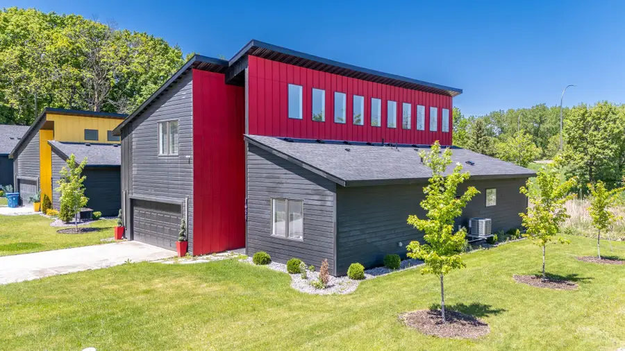 1021 Gardner Street E, Wayzata, MN 55391 - #2