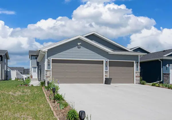6365 83rd Avenue S, Horace, ND 58047