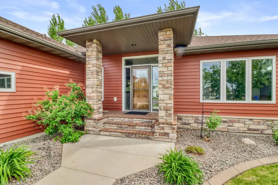 5831 Autumn Drive S, Fargo, ND 58104 - #3