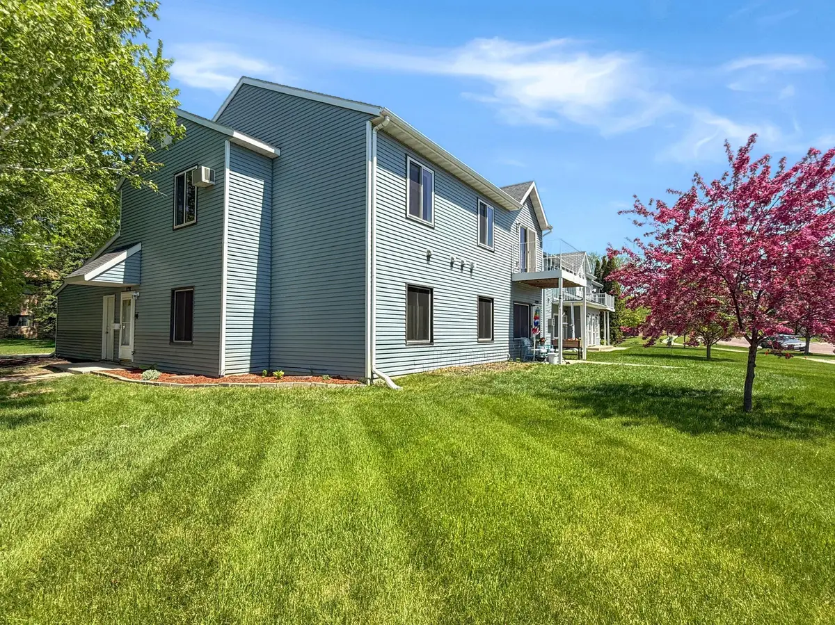 1731 27th Avenue S, Fargo, ND 58103 - #1