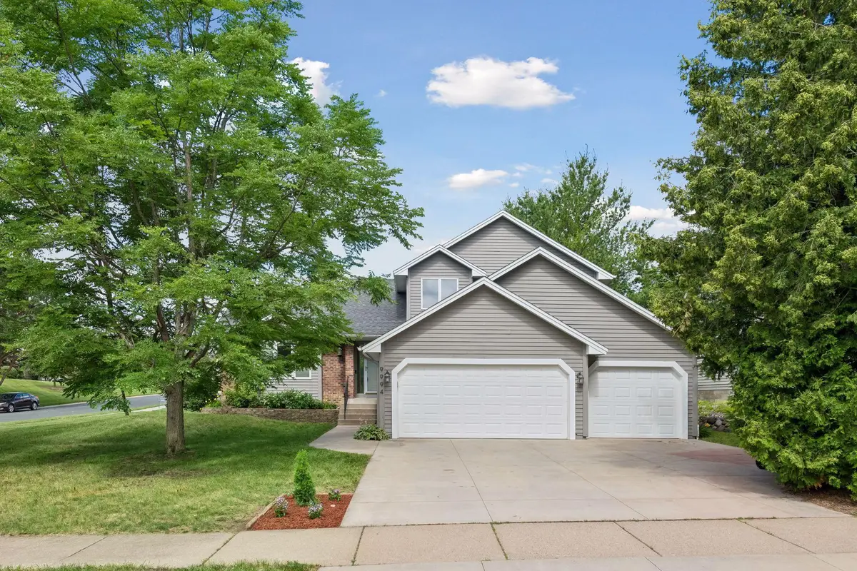 9994 Dunberry Circle, Eden Prairie, MN 55347 - #1