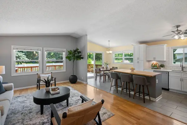 3098 Evelyn Street, Roseville, MN 55113