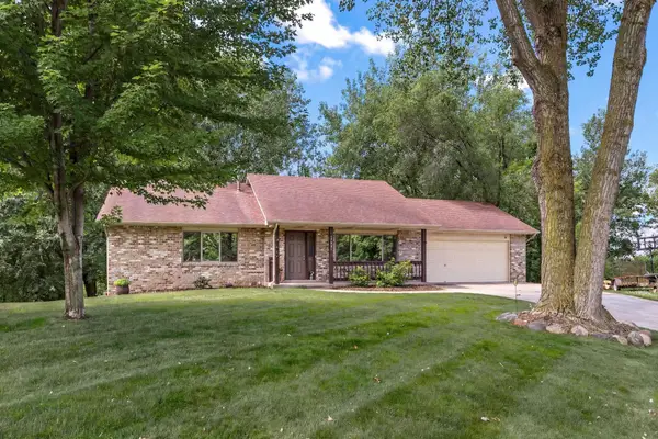 17781 Jasper Court, Lakeville, MN 55044