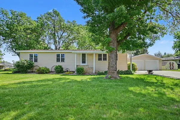 321 N State Avenue, Le Center, MN 56057