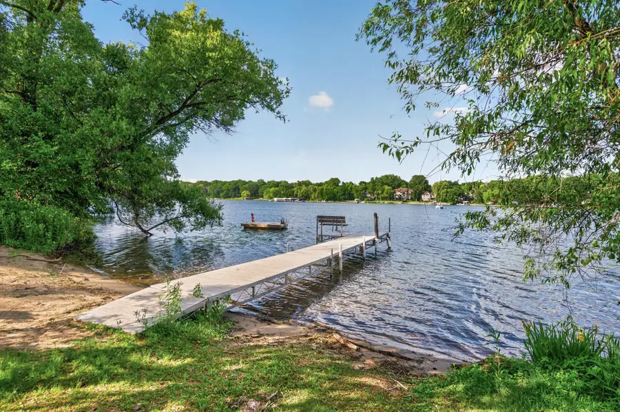 381 Del Rio Drive, Chanhassen, MN 55317 - #2