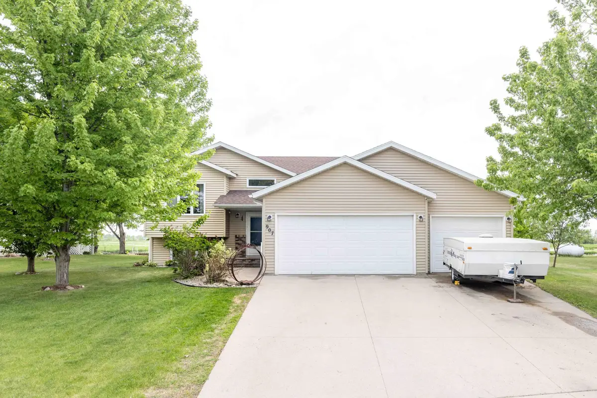 907 11th Avenue Se, Barnesville, MN 56514 - #1