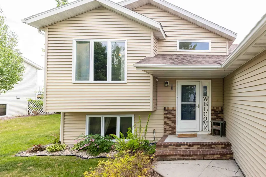 907 11th Avenue Se, Barnesville, MN 56514 - #2