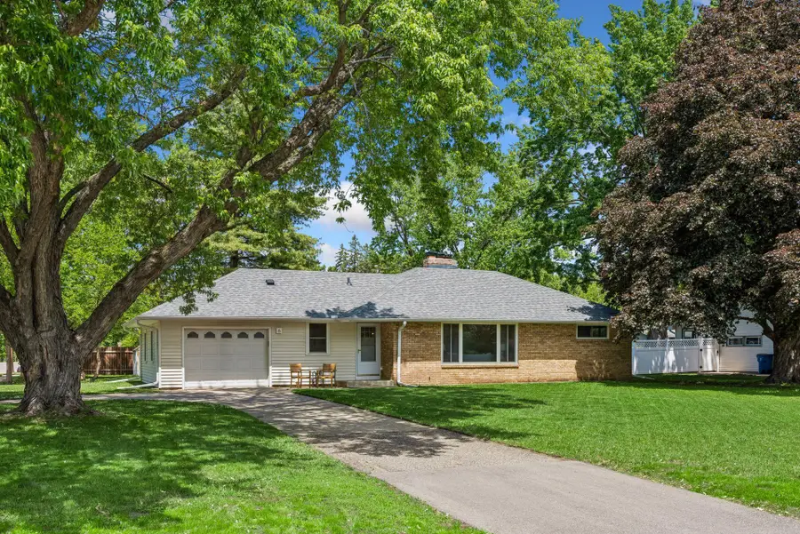 6 Mission Lane, Bloomington, MN 55420 - #2