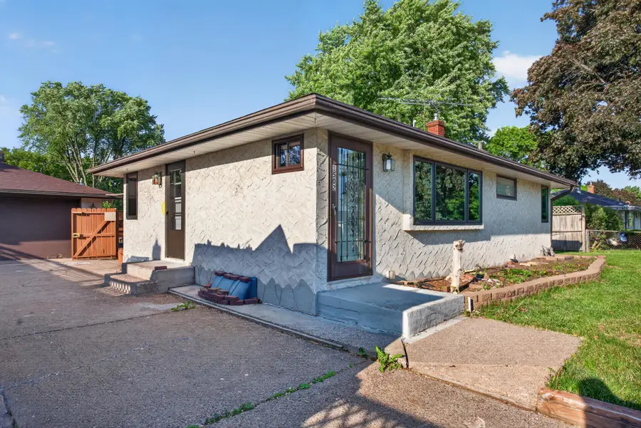 1502 Sherren Avenue E, Maplewood, MN 55109 - #3