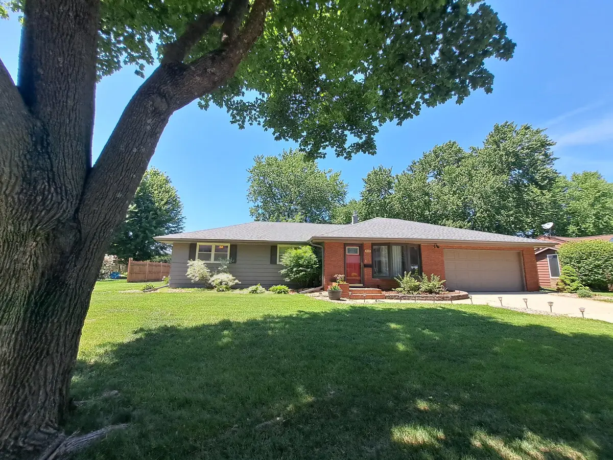 314 Meredith Road, Albert Lea, MN 56007 - #1