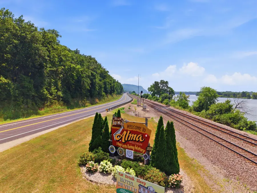 S1525 Shawnee Drive, Alma, WI 54610 - #3