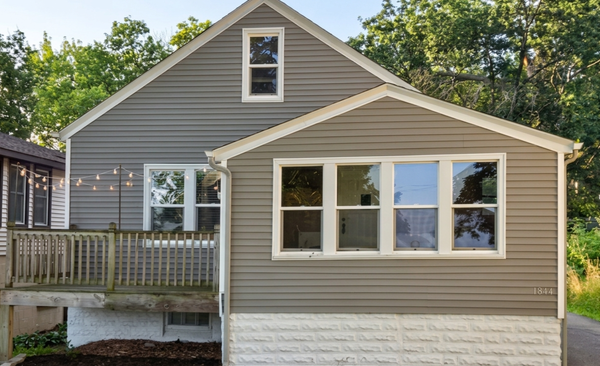 1844 E Shore Drive, Maplewood, MN 55109