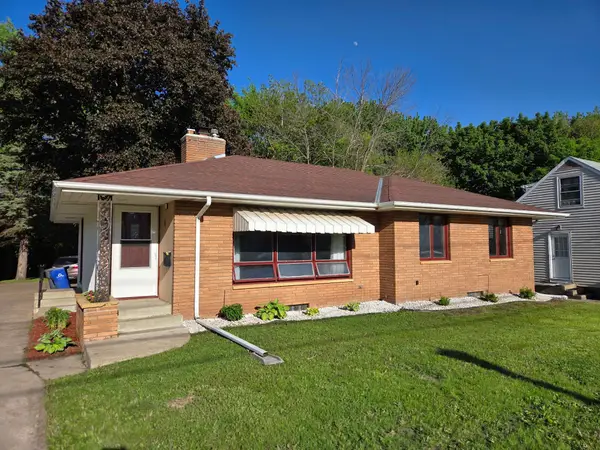 448 White Bear Avenue N, Saint Paul, MN 55106