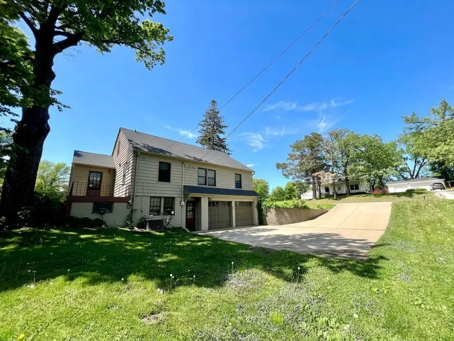 26 Birch Street Ne, New London, MN 56273 - #3