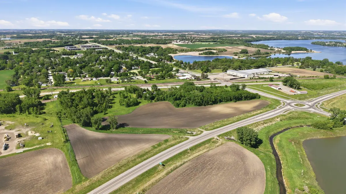3077 Us-12, Willmar, MN 56201 - #1