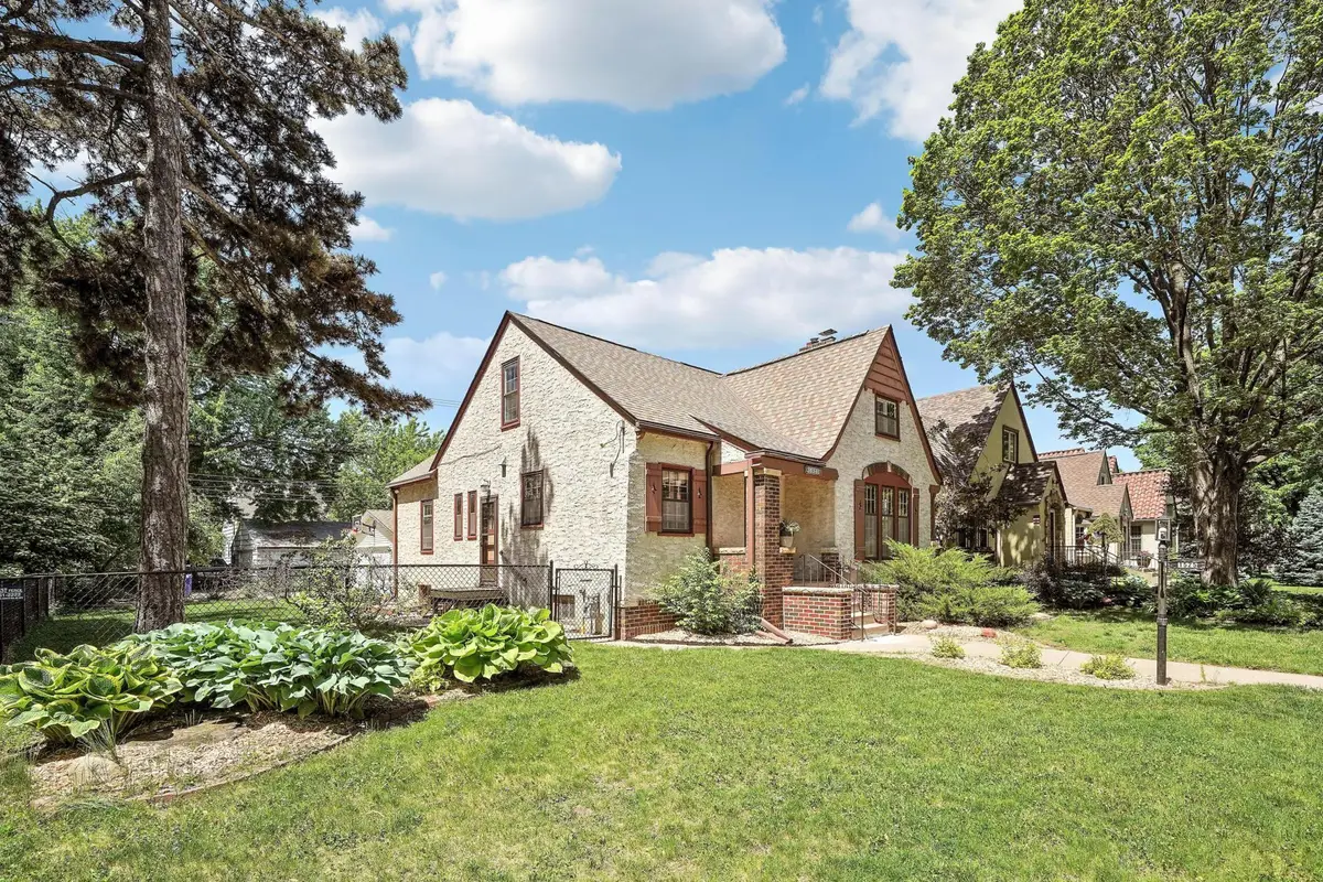 1525 Asbury Street, Saint Paul, MN 55108 - #1