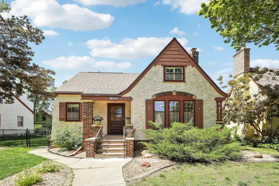 1525 Asbury Street, Saint Paul, MN 55108 - #2