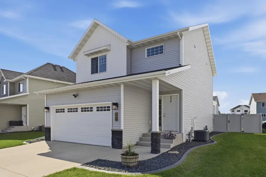 829 Cathy Drive W, West Fargo, ND 58078 - #2