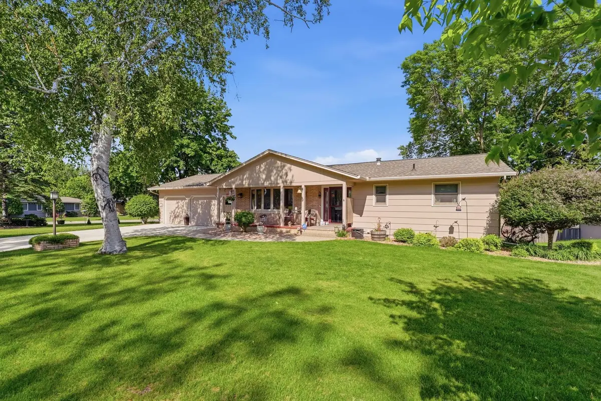 1709 6th Street Sw, Willmar, MN 56201 - #1