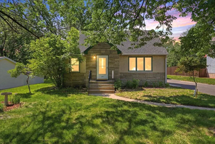568 Shryer Avenue W, Roseville, MN 55113 - #2