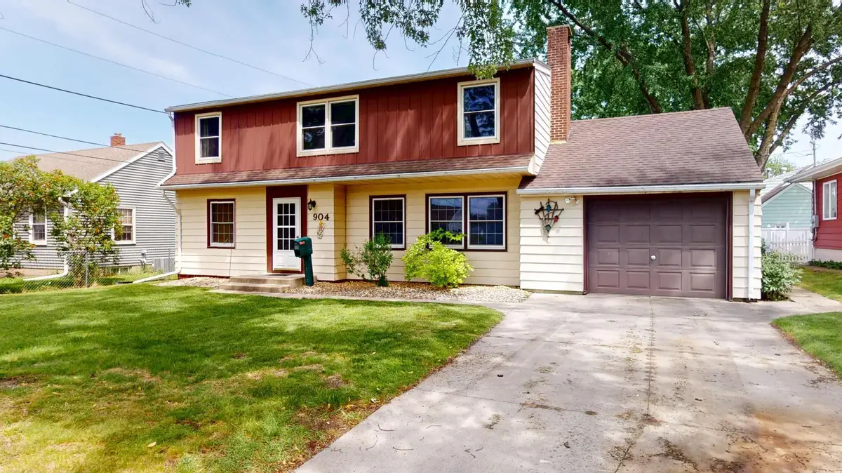 904 Clausen Avenue, Albert Lea, MN 56007 - #1