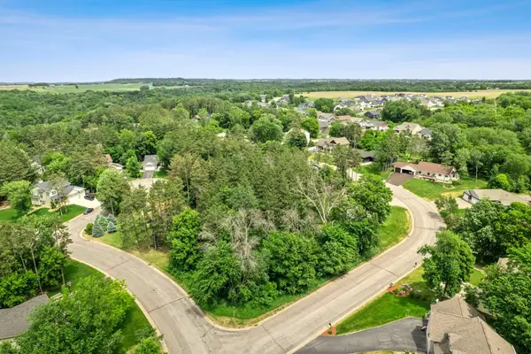 595 Hillside Drive, Prescott, WI 54021