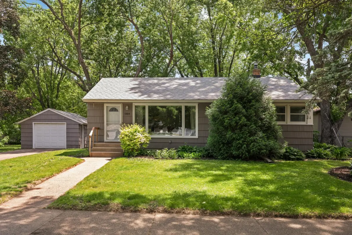 1304 Hall Avenue, West Saint Paul, MN 55118 - #1
