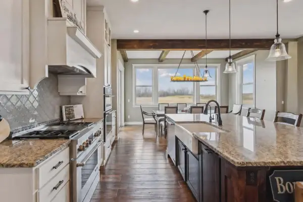 7792 Prairie Grass Pass, Prior Lake, MN 55372