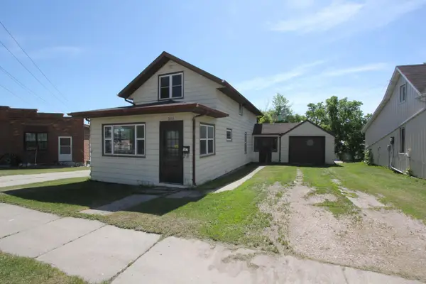 302 Riverside Avenue, Thief River Falls, MN 56701