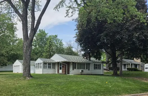 2901 Kyle Avenue N, Golden Valley, MN 55422