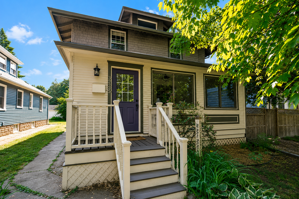 3225 31st Avenue S, Minneapolis, MN 55406