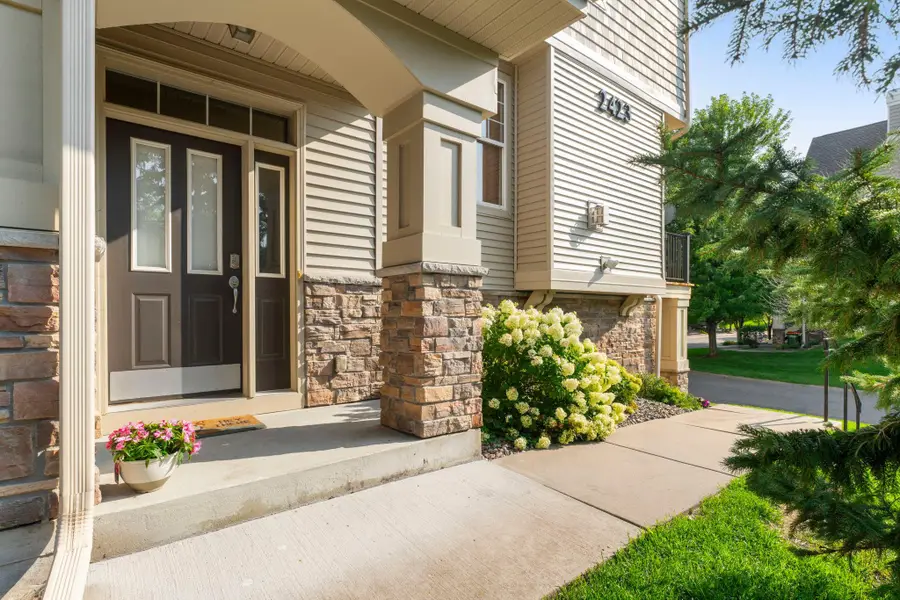 2423 NE 121 Circle Ne #F, Blaine, MN 55449 - #3