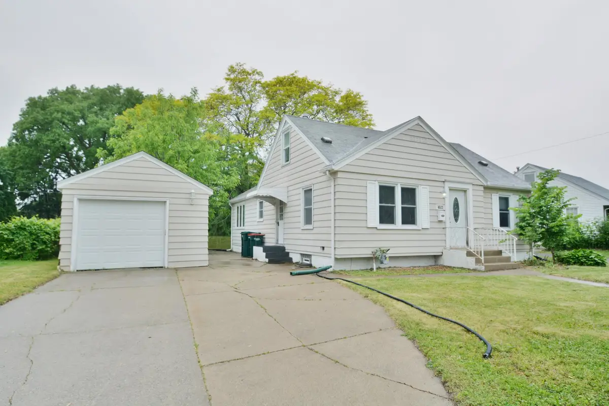 4522 Chatham Road Ne, Columbia Heights, MN 55421 - #1